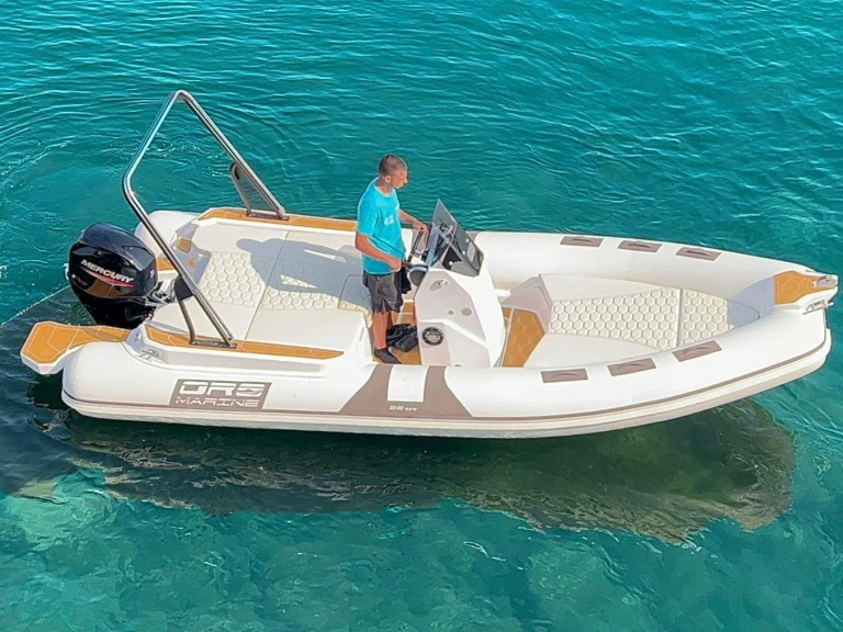 Pronajmout Polotuhá loď se skipperem či ne Oromarine v Port d'Addaia (Port)