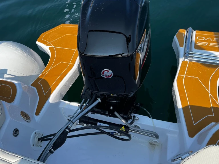 Polotuhá loď k pronájmu v Port d'Addaia (Port) za nejlepší cenu