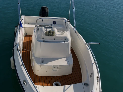 Pronajmout Motorová loď se skipperem či ne Quicksilver v Marseille