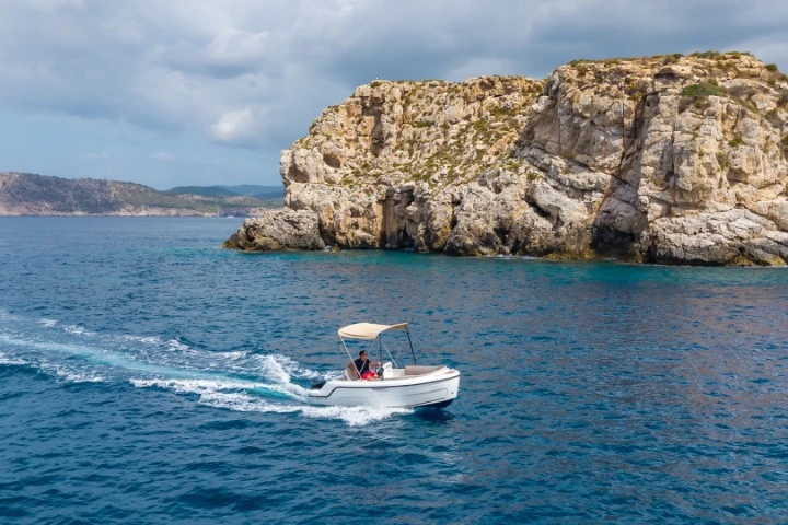 Pronájem lodi Club Nàutic Santa Ponsa lákavé ceny 515