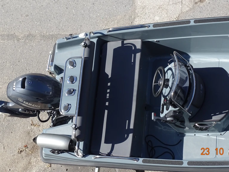 Pronájem jachty v Parálio Ástros -Tysk 450 open na Samboatu