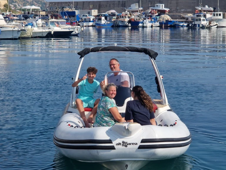 Pronájem lodi Palermo lákavé ceny Wave 19