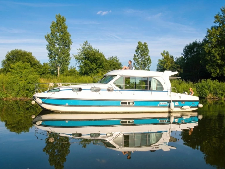 Pronájem lodi Nicols Yacht Nicols Sedan 1170 v Amieira na Samboatu