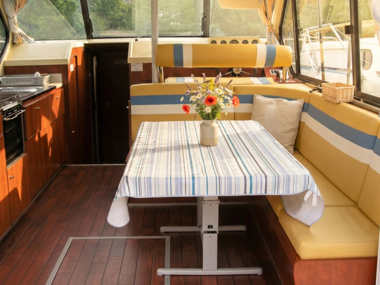Nicols Yacht Nicols Sedan 1310 jednotlivci a charterové společnosti v Amieira