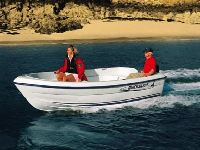 Quicksilver Quicksilver 410 Fish jednotlivci a charterové společnosti v Marseille