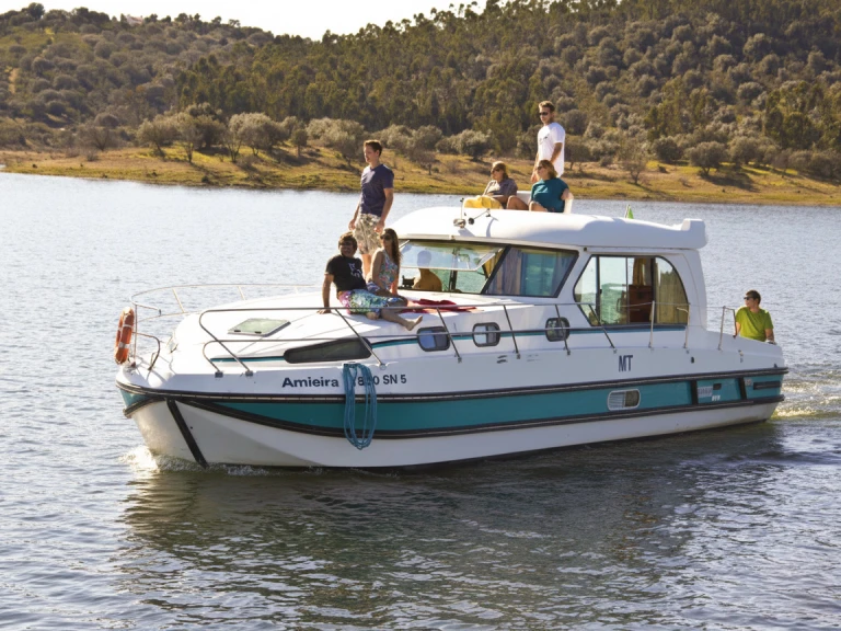 Pronajmout si Nicols Yacht Nicols Sedan 1310 v Port-sur-Saône