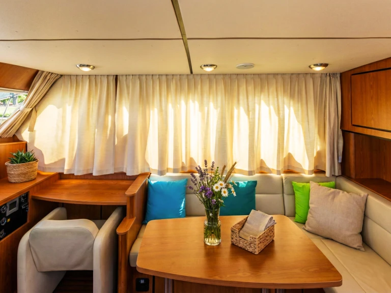 Linssen Linssen 34.9 GS jednotlivci a charterové společnosti v Banagher