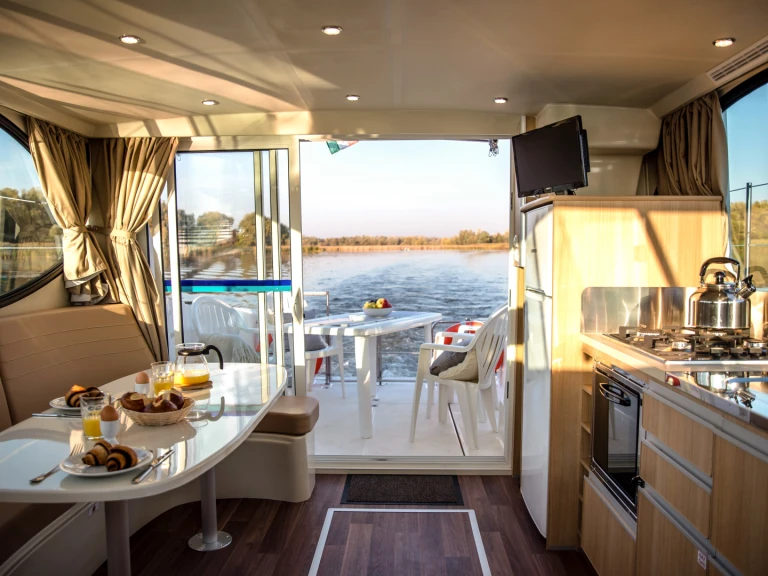 Pronajmout Motorová loď se skipperem či ne Nicols Yacht v Kisköre