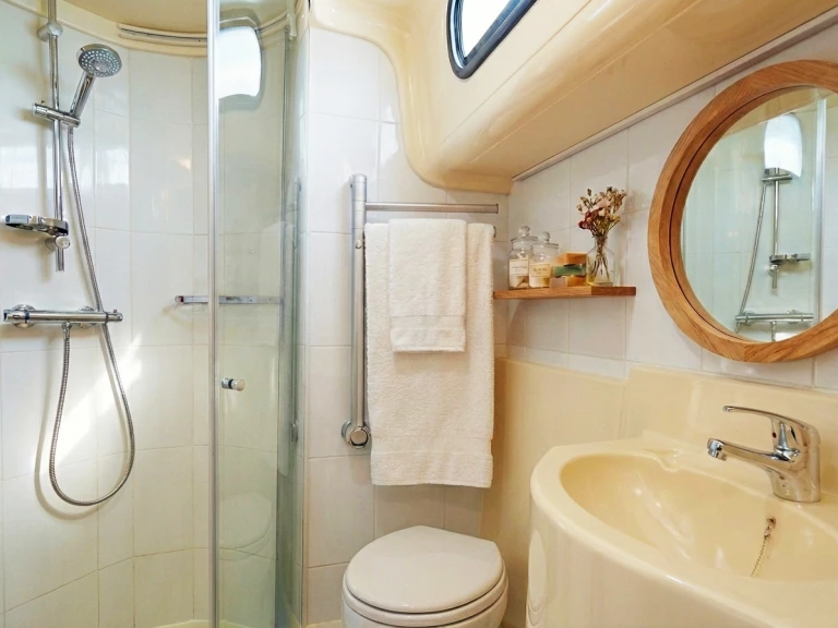 Pronajmout Motorová loď se skipperem či ne Nicols Yacht v Kisköre