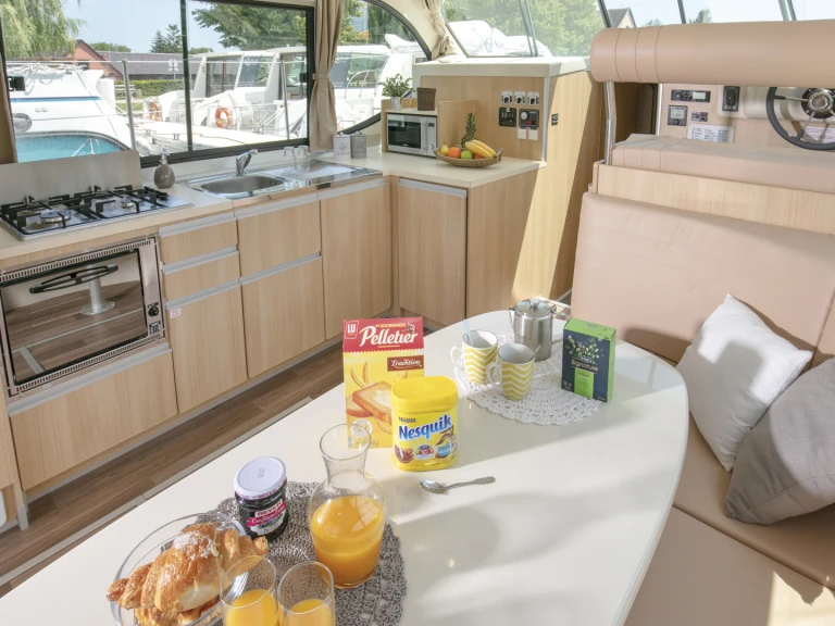 Pronajmout si Nicols Yacht Nicols Quattro Fly C v Port-sur-Saône