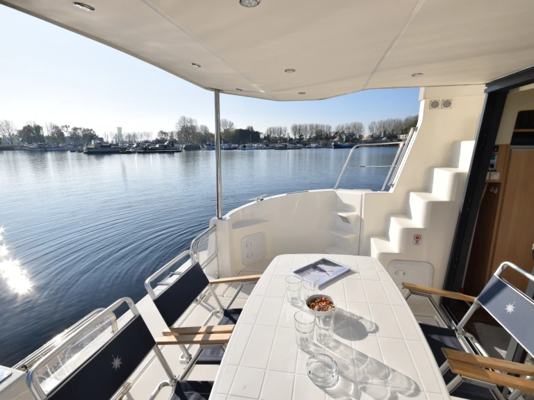 Pronajmout si Nicols Yacht Nicols Octo Fly v Kerkdriel