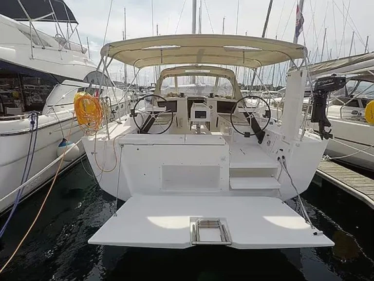 Pronájem lodi Roses lákavé ceny Grand Large 430