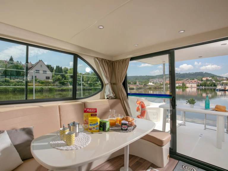 Pronajmout Motorová loď se skipperem či ne Nicols Yacht v Sablé-sur-Sarthe