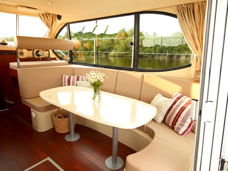 Nicols Yacht Nicols Estivale Octo jednotlivci a charterové společnosti v Cahors