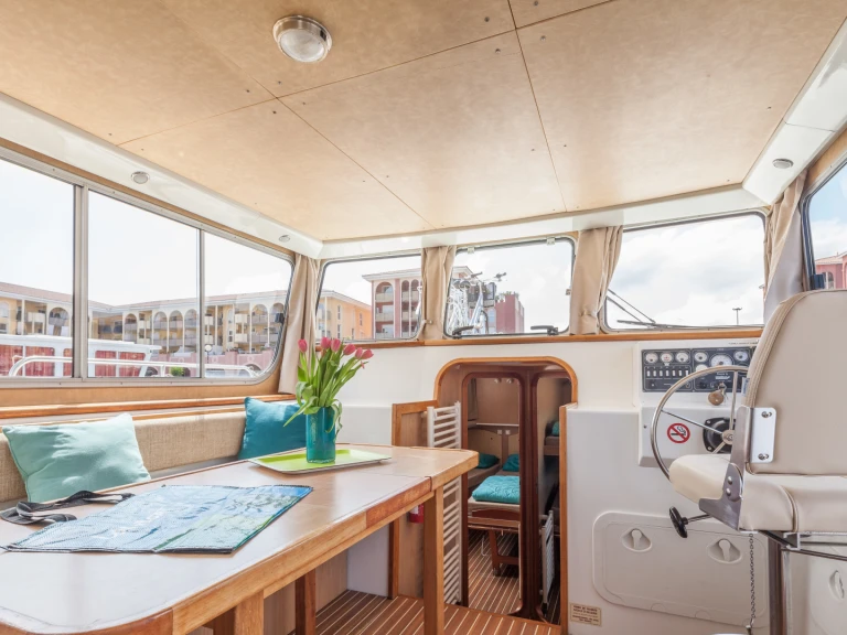 Říční loď k pronájmu v Nieuw-Loosdrecht za nejlepší cenu