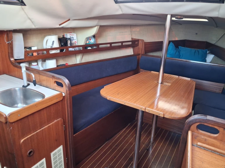 Pronájem Plachetnice Jeanneau s licencí