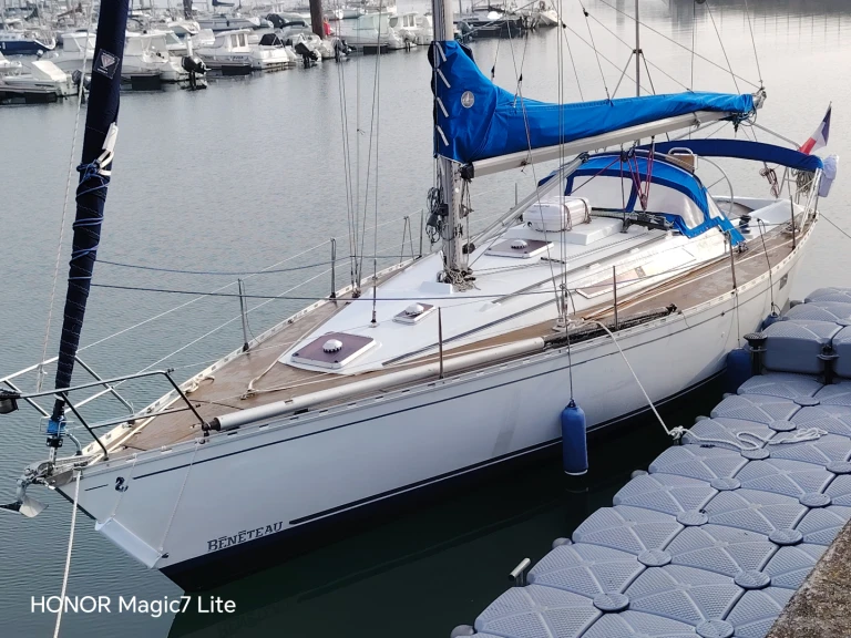 Pronajmout Plachetnice se skipperem či ne Bénéteau v Brest