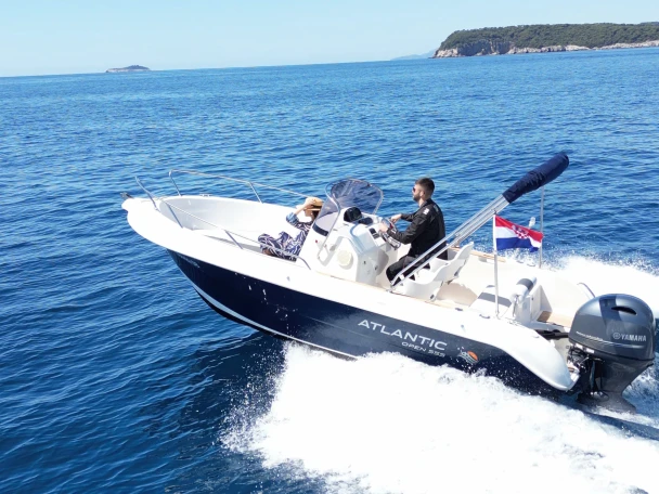 Pronájem lodi Atlantic 555 open v Dubrovník na Samboatu