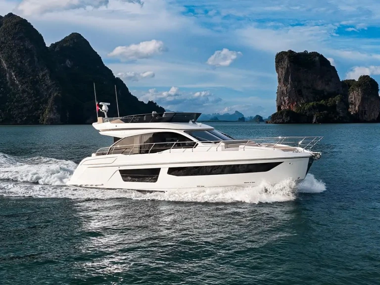 Azimut Azimut 53 Fly jednotlivci a charterové společnosti v Trogir