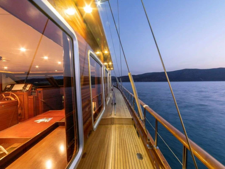 Pronajmout si Custom Aganippe v Bodrum