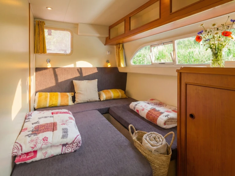 Pronajmout si Pénichette Europa E.600 v Nieuw-Loosdrecht