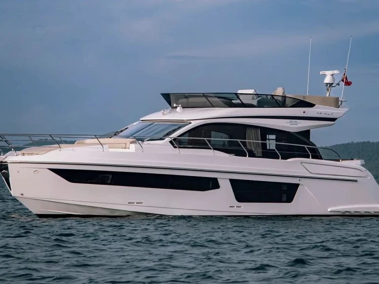 Pronájem lodi Trogir lákavé ceny Azimut 53 Fly