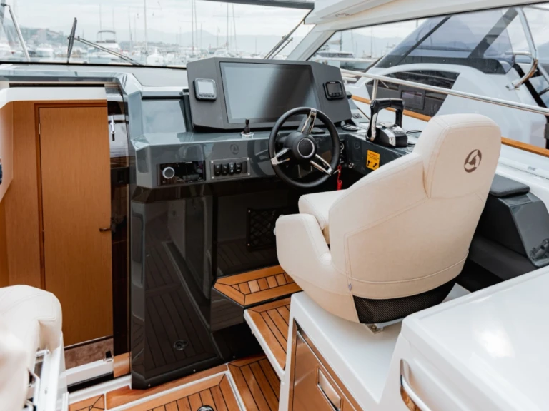 Pronájem lodi AUSTIN PARKER PARKER 110 v Porticcio na Samboatu