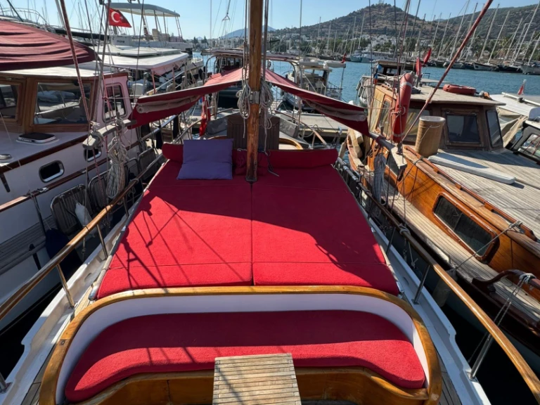 Pronájem Plachetnice Tirhandil  s licencí