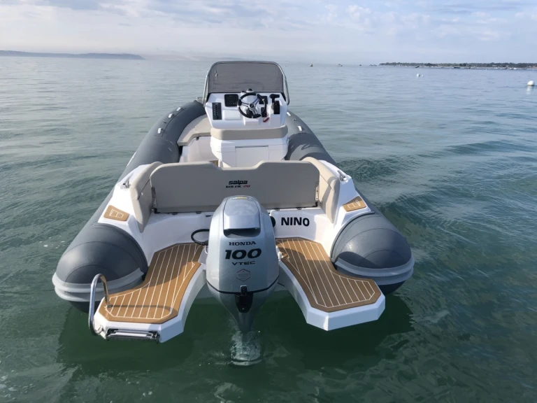 Pronájem Polotuhá loď Salpa s licencí