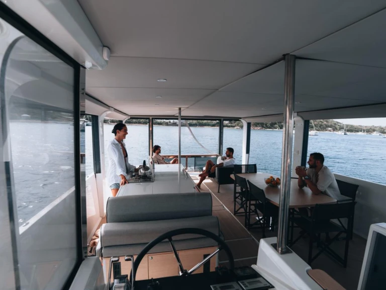 Jeanneau Sealoft 480 jednotlivci a charterové společnosti v Golfe de Saint-Tropez