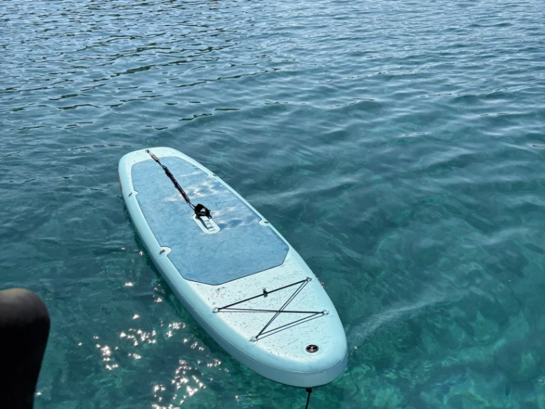 Jeanneau Sun Odyssey 35 jednotlivci a charterové společnosti v Calasetta