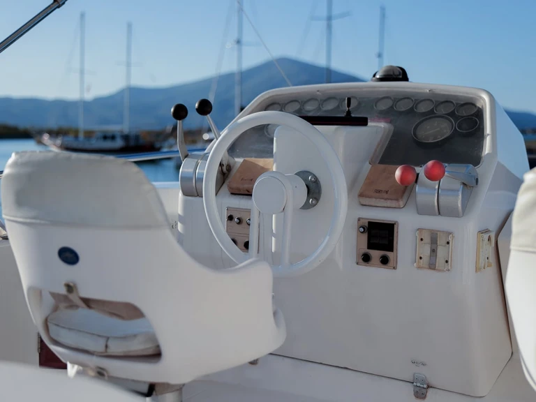 Jachta k pronájmu v Himarë za nejlepší cenu