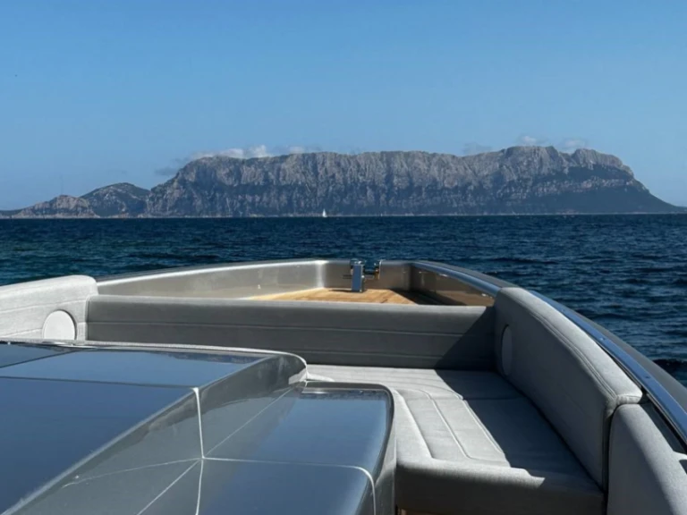 Pronájem Motorová loď Novamarine s licencí