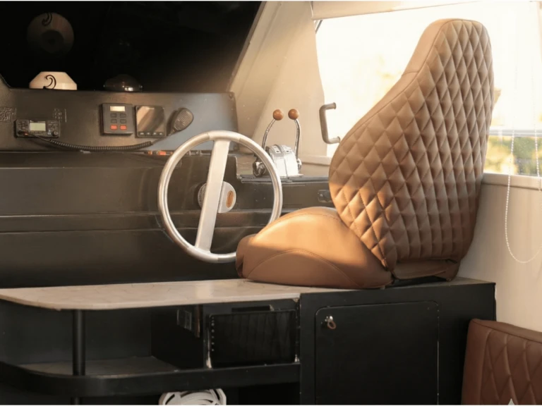 Pronájem lodi Orikum lákavé ceny Ferretti 39