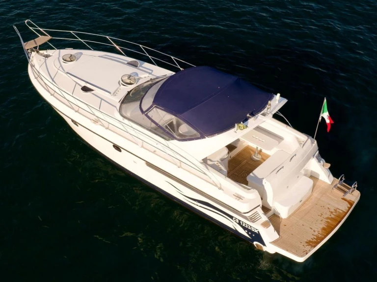 Motorová loď k pronájmu v Castellammare di Stabia za nejlepší cenu