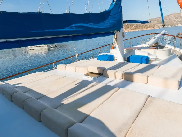 Pronájem Plachetnice Custom s licencí