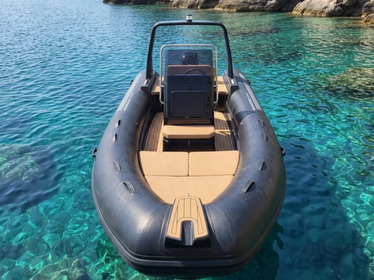 Pronájem lodi artboat RIB 500 v Portoferraio Port na Samboatu