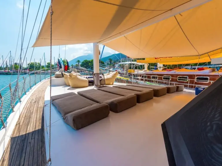 Pronajmout si Custom Made v Fethiye