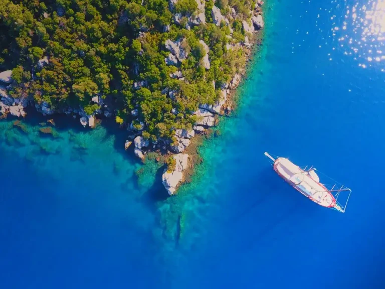 Pronájem Plachetnice Custom s licencí