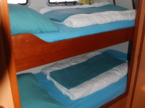 Pronajmout Motorová loď se skipperem či ne  v Louhans