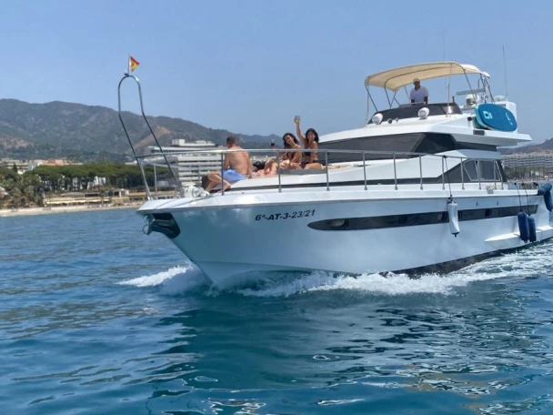 Pronájem lodi Puerto Deportivo de Marbella lákavé ceny Astondoa 50 GL