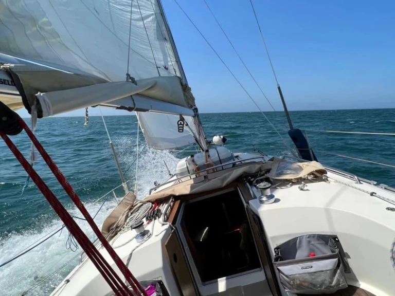 Pronajmout si Bavaria Bavaria 32 Cruiser v La Rochelle