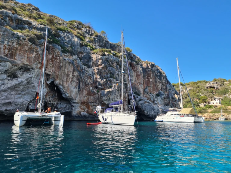 Pronájem Plachetnice Bénéteau s licencí