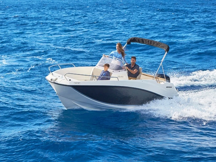 Pronájem lodi Antibes lákavé ceny Activ 555 Open