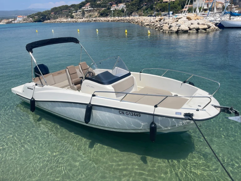 Pronájem lodi La Madrague lákavé ceny Activ 675 Open