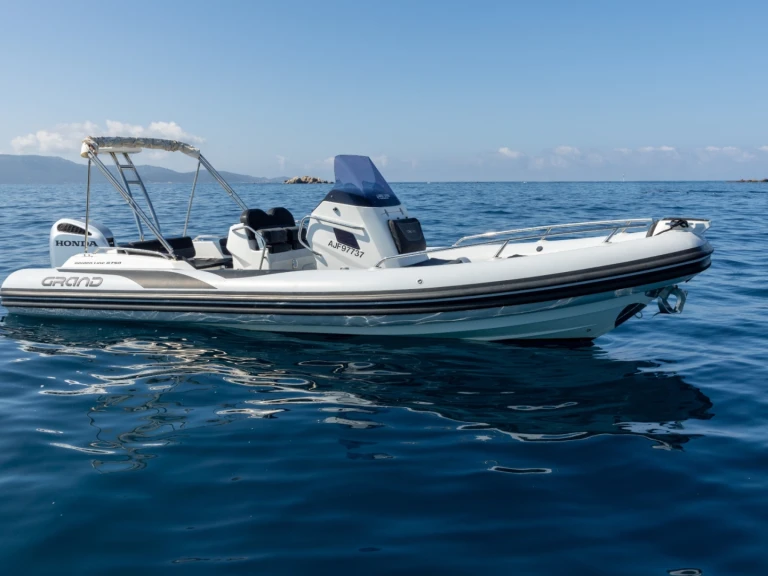 Pronájem Polotuhá loď v Porto Pollo -Grand Boats GRAND 750 GOLDEN LINE