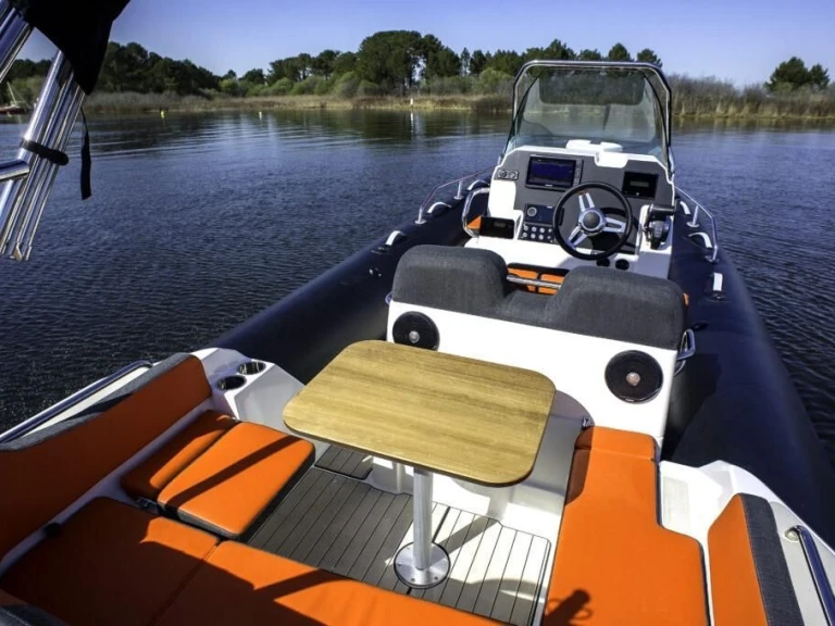 Pronajmout Polotuhá loď se skipperem či ne Zodiac v Port-Haliguen