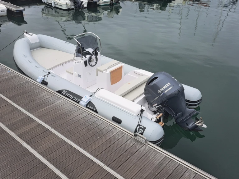 Pronajmout si Capelli Tempest 630 v Port-Haliguen