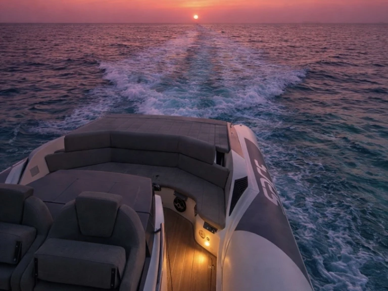 Pronajmout si Sacs-Marine Strider 11 v Porto Rotondo