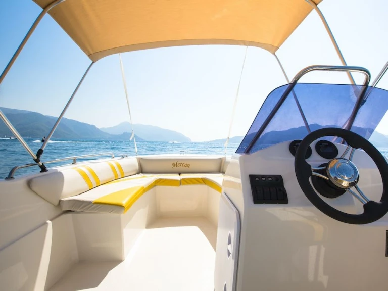 Pronájem Motorová loď Mercan s licencí